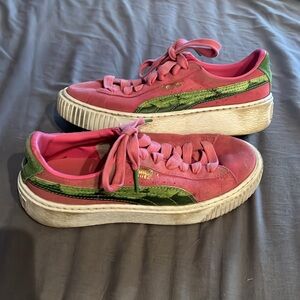 Pink suede puma sneakers tennis shoes size 3.5